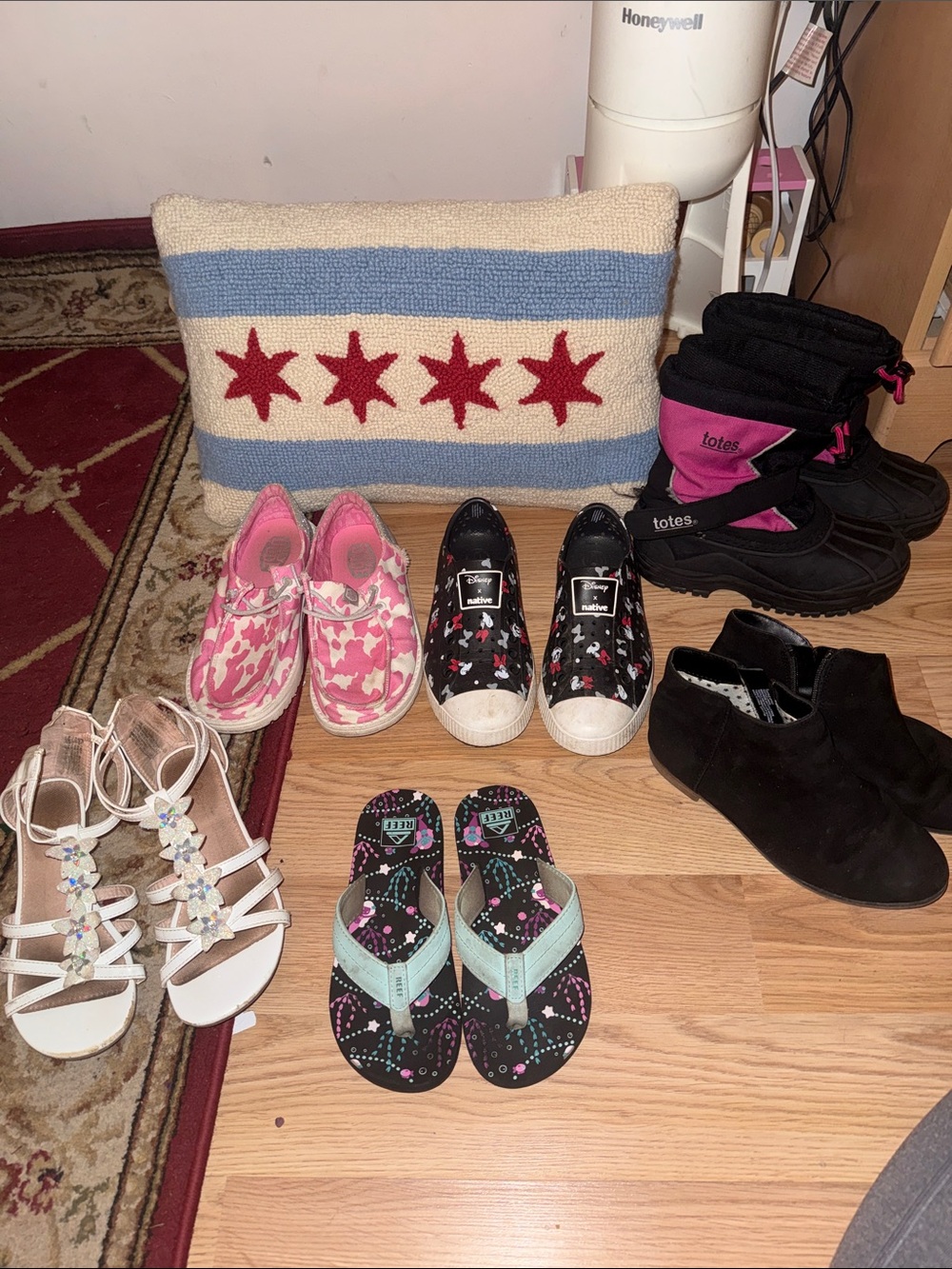 Little girl shoe bundle sizes 1-3